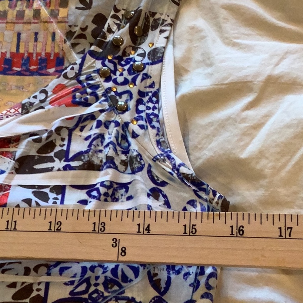 Sleeveless Multicolor Patterned Tank Top - Picture 3 of 4